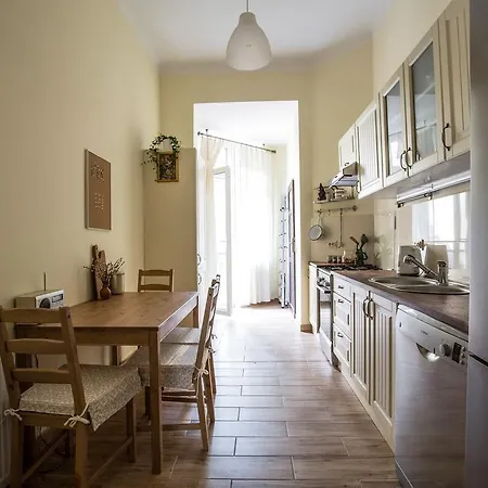 Cracow Girl Spacious In The City Center Apartmán